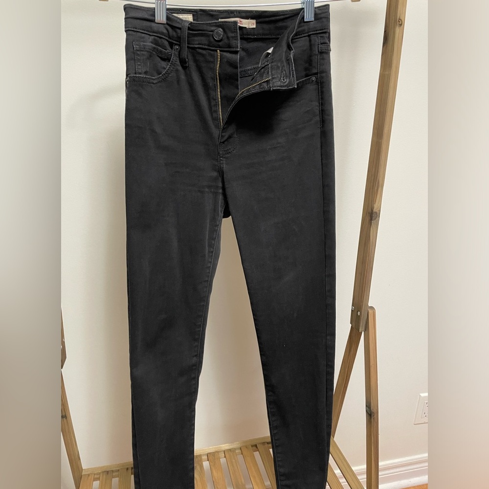 Black cotton Levi’s